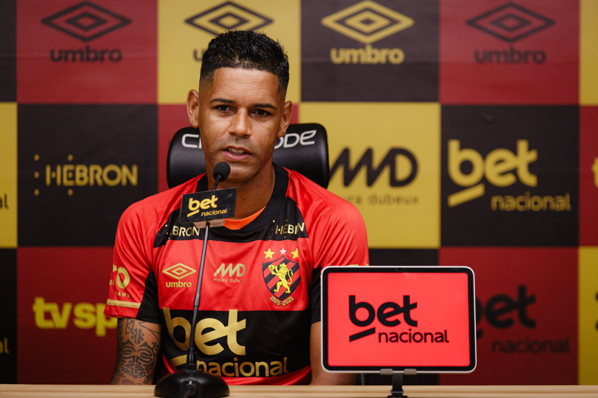 Apresentado no Sport, Aderlan se diz apto a estrear e reforça confiança no clube: “É virar a chave”