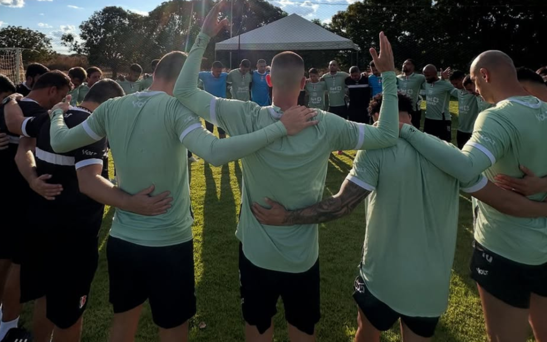 Santa Cruz encerra preparação para enfrentar o Altos pela Série D; confira a provável escalação