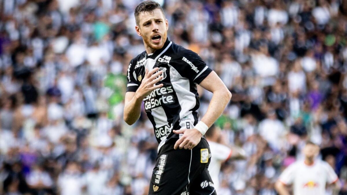 Com golaço de Aylon, Ceará bate RB Bragantino e volta a vencer no Brasileirão