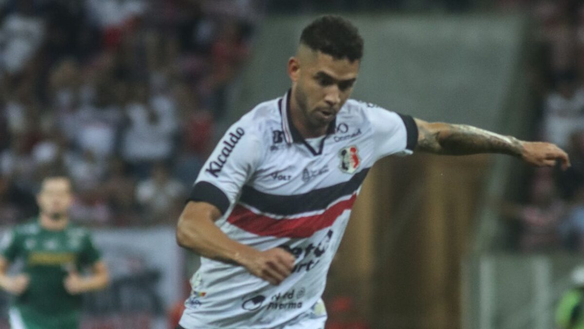 Atacante do Santa Cruz demonstra confiança em classificação contra o Altos na Série D: “Estamos dentro do jogo”