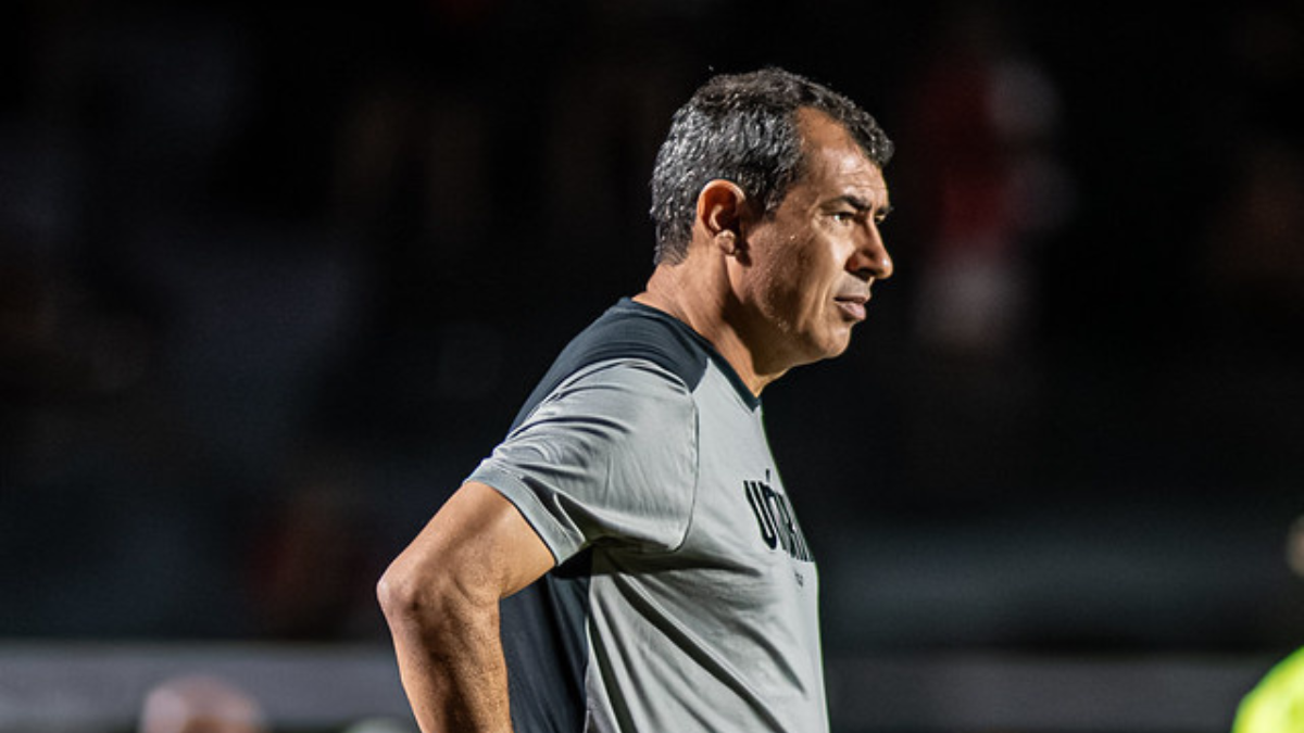 Carille crê em segundo turno diferente do Vitória na Série A: “Ninguém vai jogar a toalha”