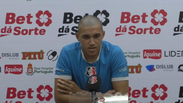 Rokenedy destaca classificação do Santa Cruz na Série D e prega foco no duelo contra o Altos 1 Rokenedy - Goleiro do Santa Cruz