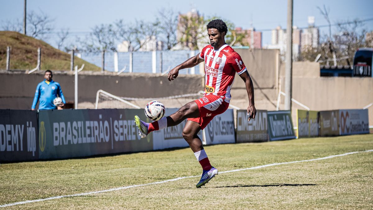 Londrina x Náutico pela Série C 2025 - Na foto, Bruno Mezenga