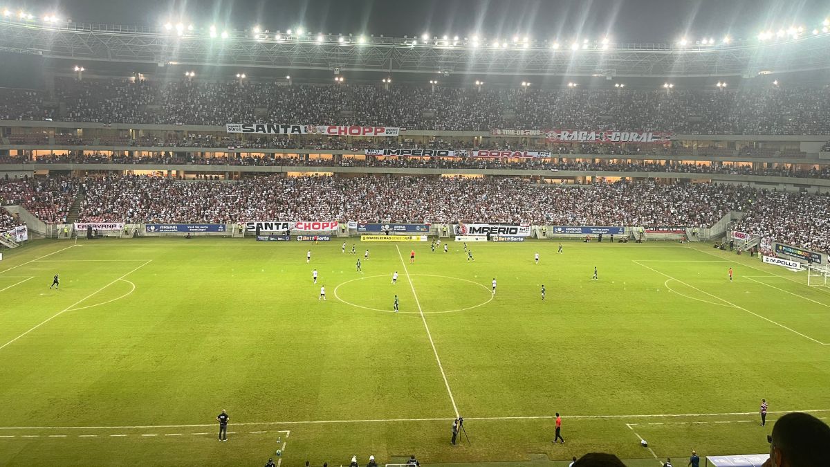 Público de Santa Cruz x Altos foi 2,5 vezes maior do que soma dos outros jogos de ida das oitavas da Série D 2 Arena de Pernambuco lotada para partida entre Santa Cruz x Altos pelo jogo de ida das oitavas de final da Série D 2025