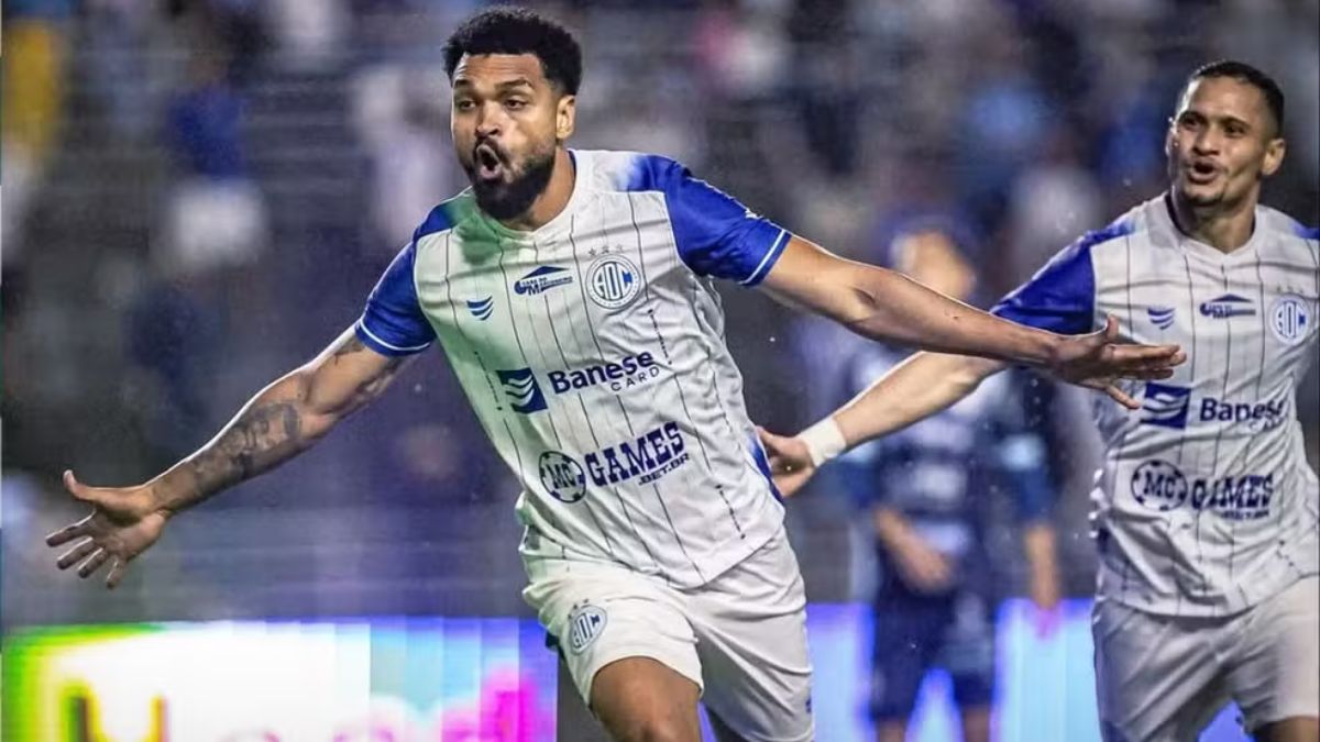 Herói do Confiança, Thiago Santos celebra classificação inédita para final do Nordestão