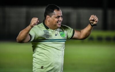 Floresta renova com o técnico Leston Júnior para 2026