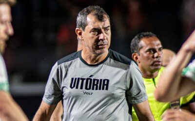 Carille lamenta novo empate do Vitória em casa e cobra melhora na parte física