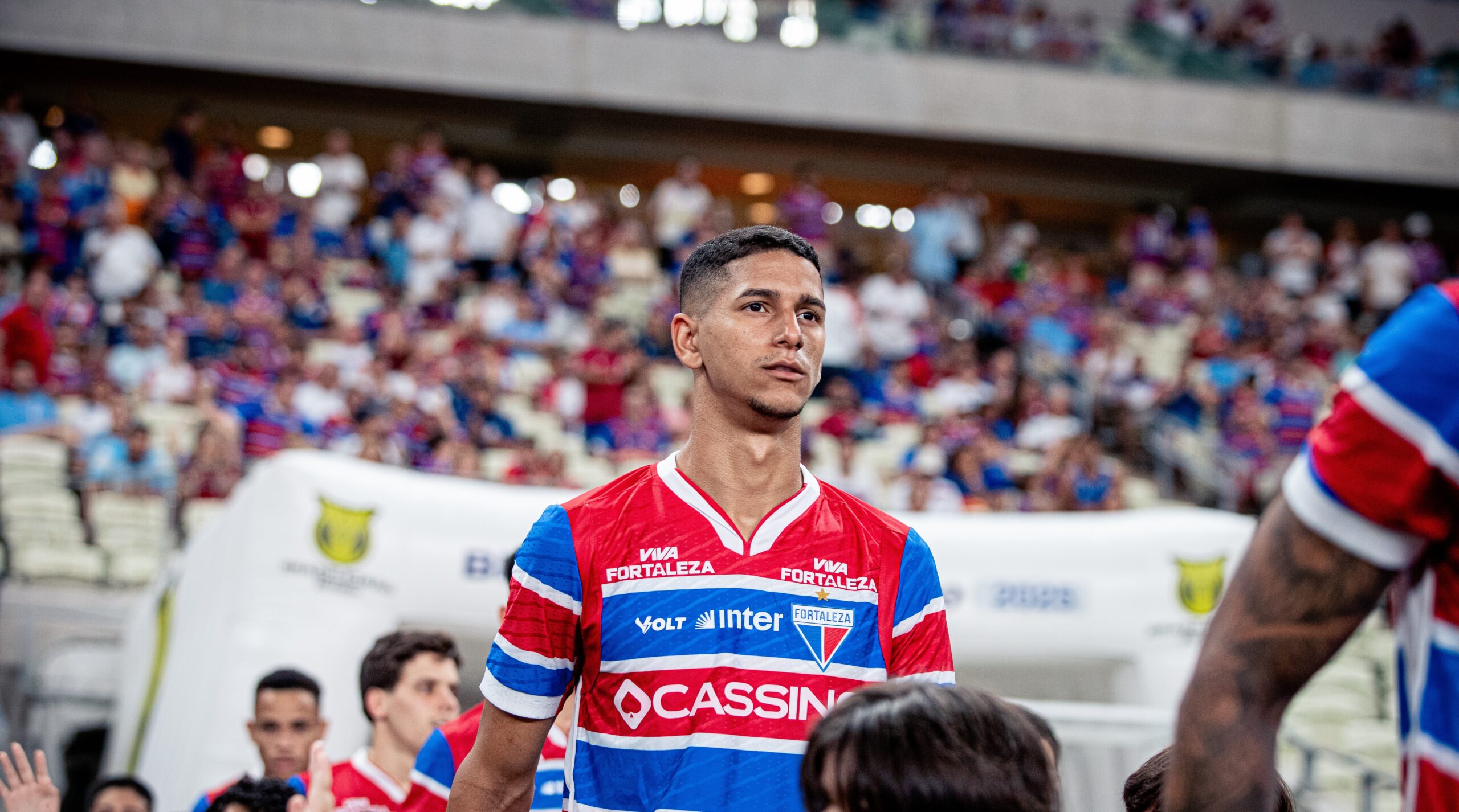 Fortaleza: Olympiacos topa aumentar proposta e encaminha contratação de Gustavo Mancha