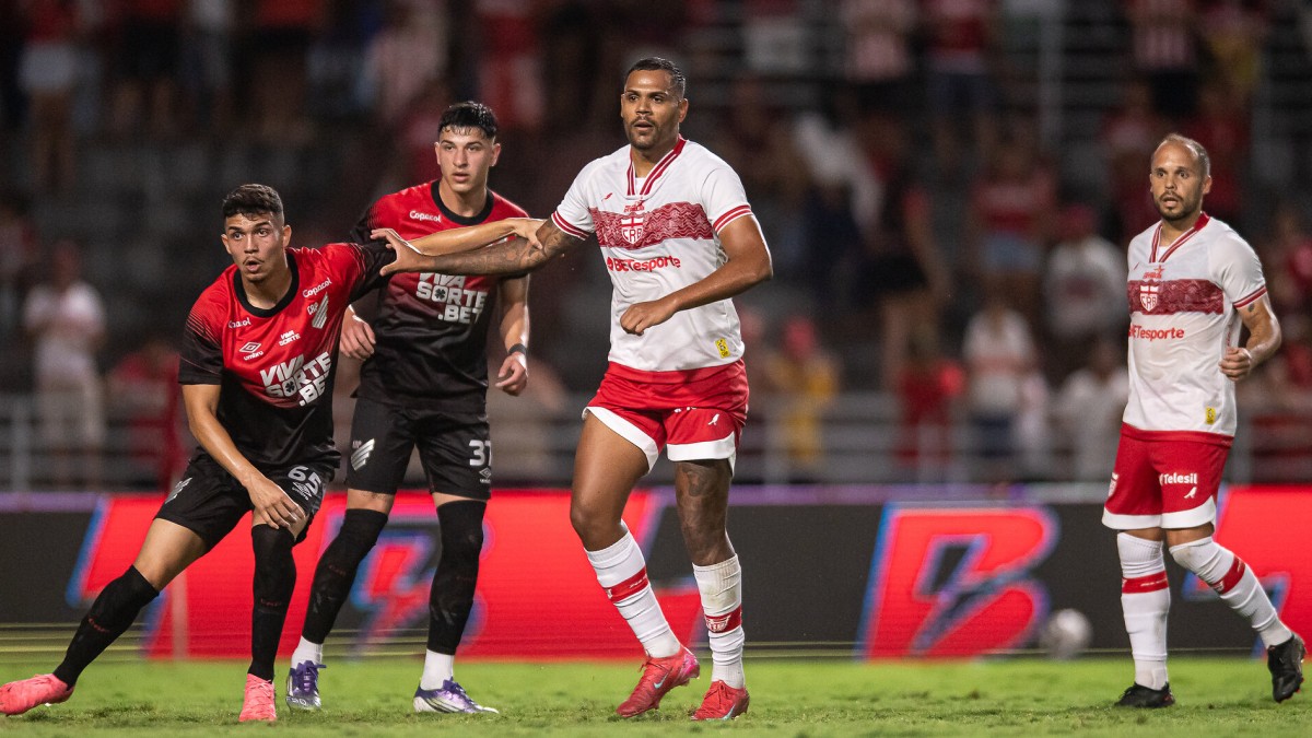CRB perde do Athletico Paranaense em casa e desperdiça chance de encostar no G-4 da Série B