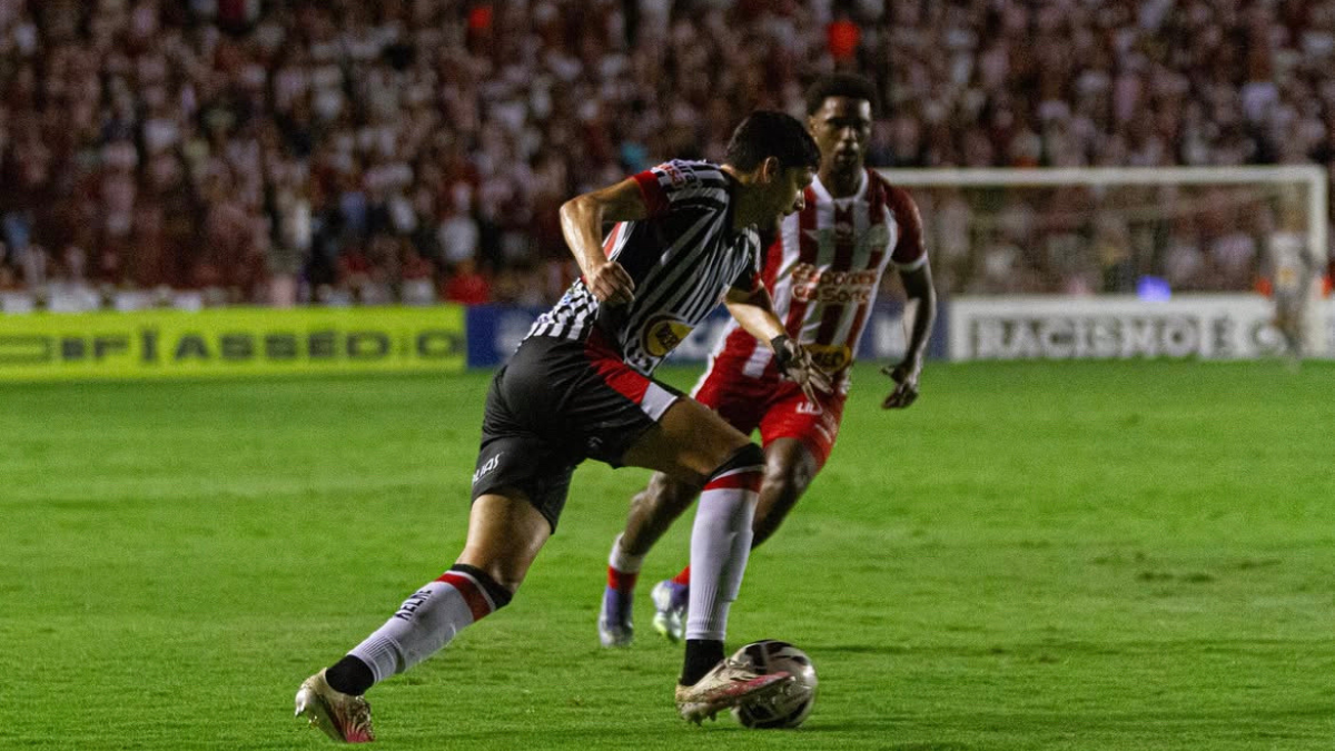 Náutico vence Anápolis, reassume vice-liderança e confirma classificação antecipada à 2ª fase da Série C