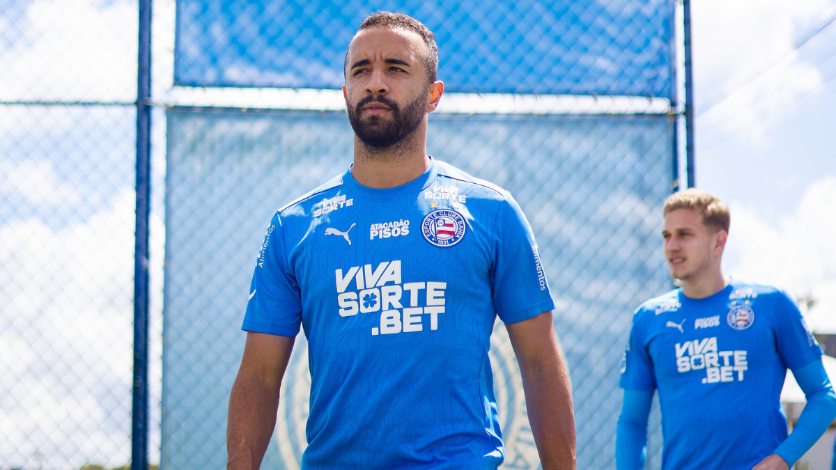 Caio Alexandre fica na fisioterapia em reapresentação e desfalca Bahia contra o Santos 1 Bahia não terá Carlos Alexandre contra o Santos.
