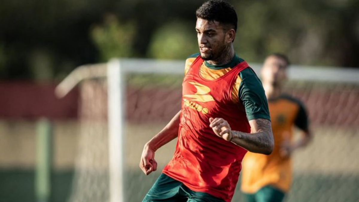 Sampaio Corrêa anuncia desligamento de atacante.