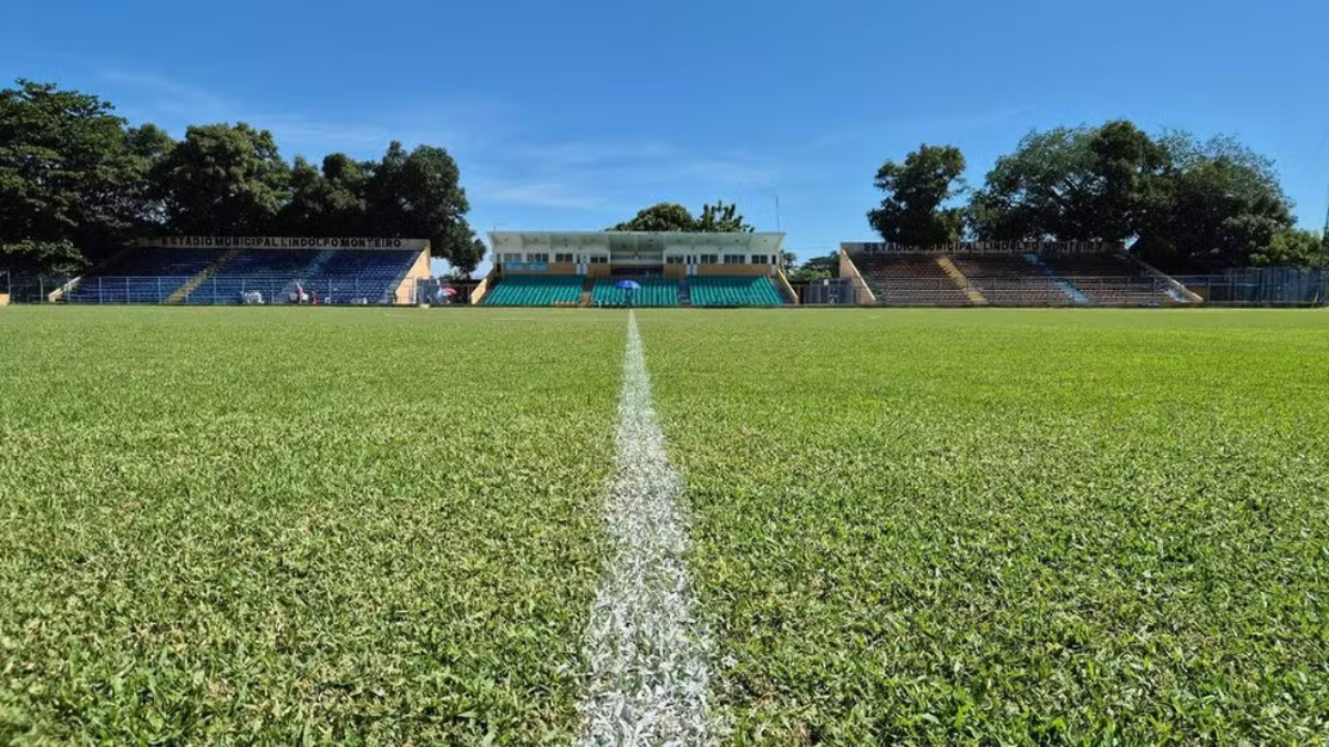 Altos tenta ampliação de estádio para 3.700 torcedores contra o Santa Cruz 1 Altos tenta aumentar capacidade de estádio para jogo contra o Santa Cruz.