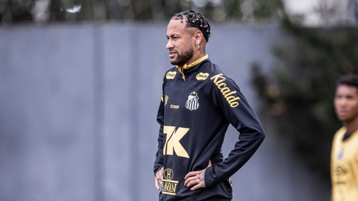 Neymar leva terceiro amarelo e será desfalque do Santos contra o Bahia