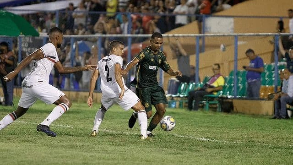 Adversários nas oitavas da Série D, Santa Cruz nunca venceu o Altos na história