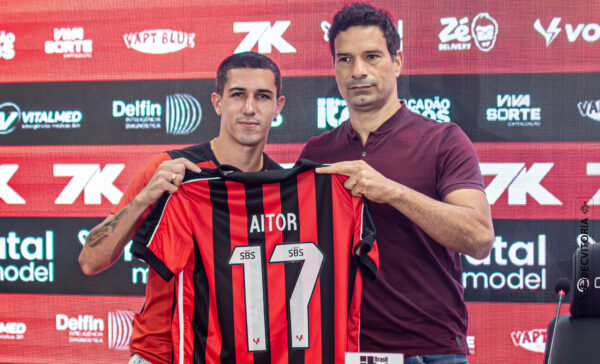 Vitória: Aitor destaca poder do futebol brasileiro e revela "ajuda" para vir ao país 1 Aitor, novo atacante do Vitória - Foto: Reprodução/TV Vitória