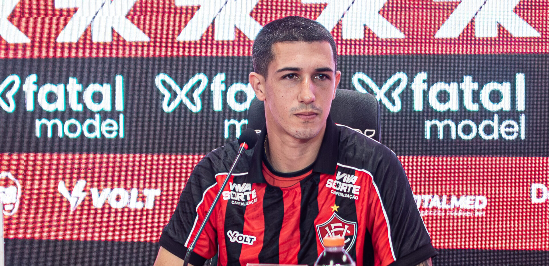 Vitória: Aitor destaca poder do futebol brasileiro e revela “ajuda” para vir ao país