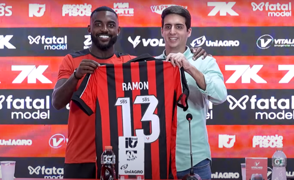 Ramon é apresentado pelo Vitória - Foto: Reprodução/TV Vitória