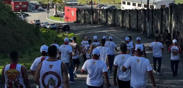 Torcida organizada do Vitória conversa com elenco e cobra reação: "Vocês são covardes com a gente" 1 Torcida organizada do Vitória - Foto: Reprodução/Redes Sociais