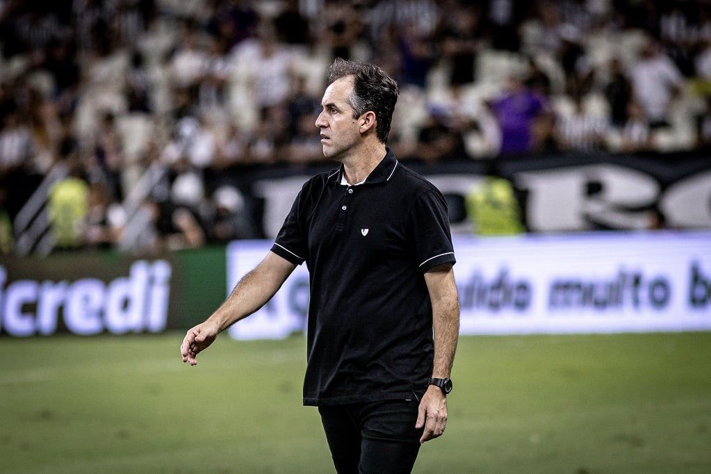 Ceará: Léo Condé vê “placar justo” contra o Grêmio e explica escolha por Rafael Ramos ao invés de Nicolas no lado esquerdo