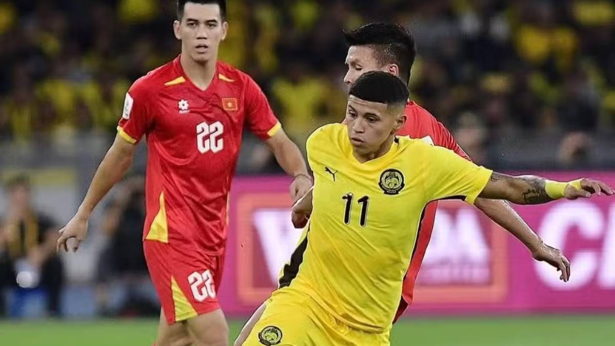 Ex-Fortaleza Imanol Machuca, em ação pela seleção da Malásia - Foto: Divulgação/FAM
