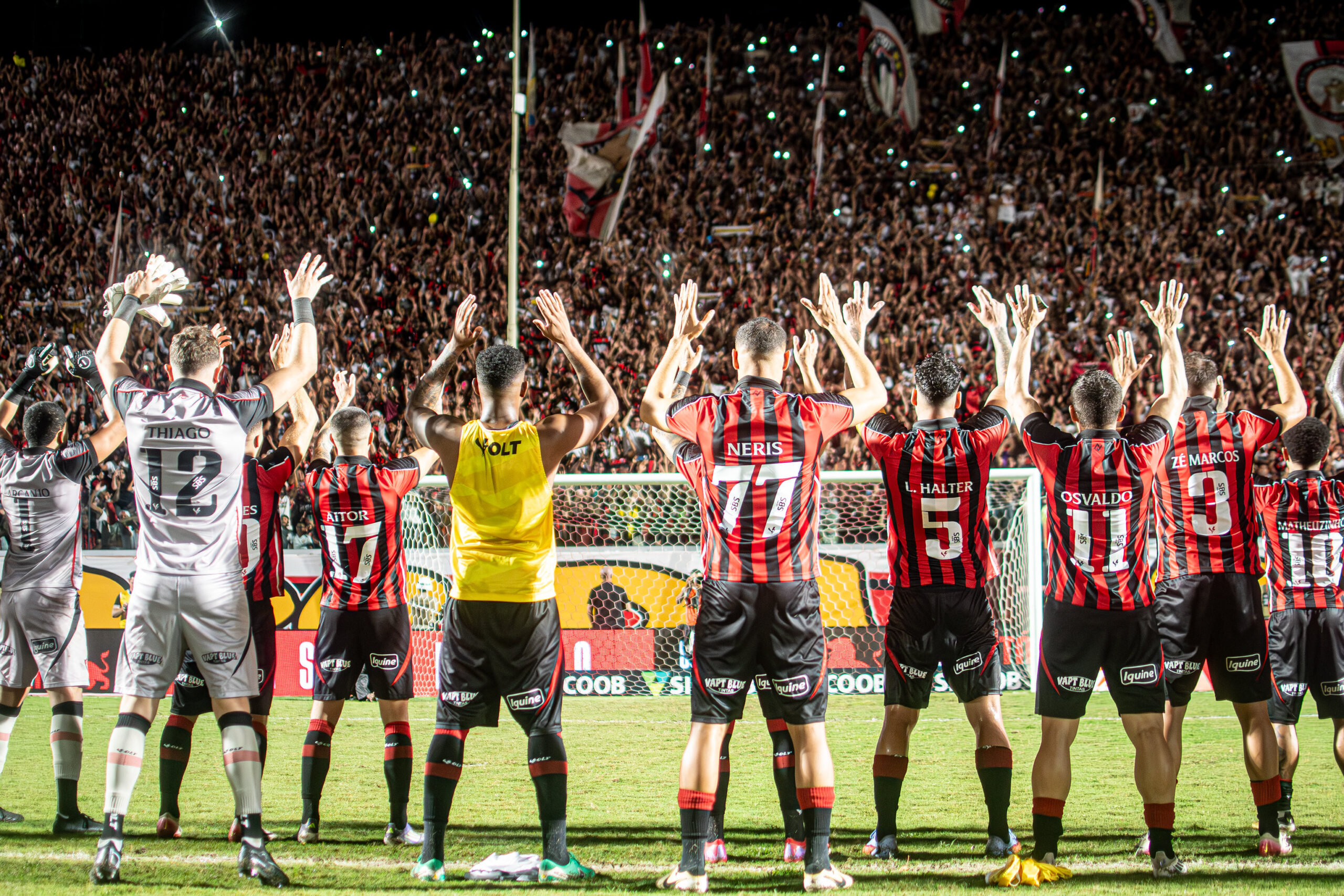 Copo meio-cheio: Vitória chega a seis jogos sem perder em casa
