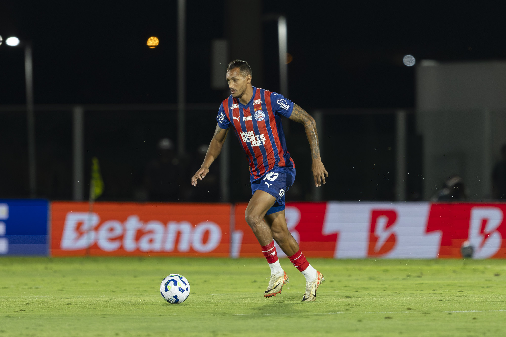 Por suspensão, David Duarte desfalca o Bahia diante o Ceará