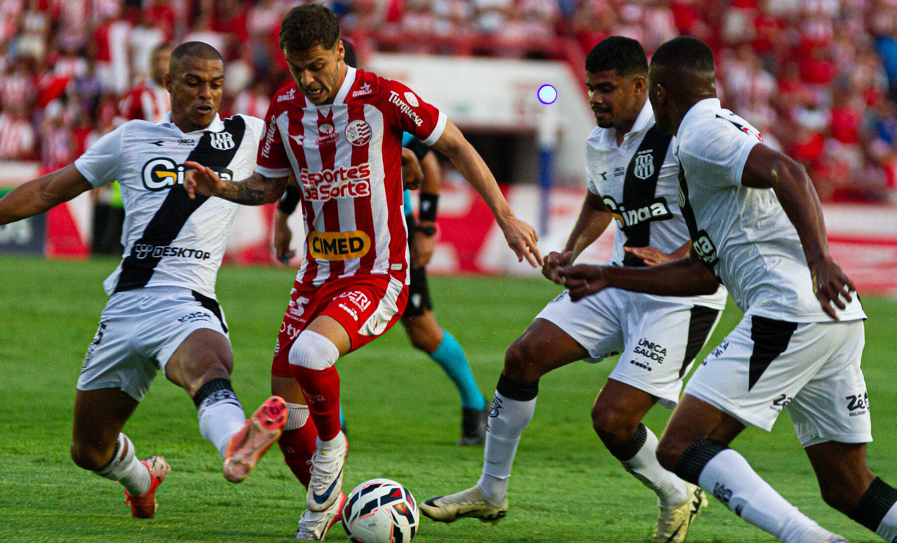 Apesar do histórico equilibrado, Náutico não vence a Ponte Preta como mandante há oito anos