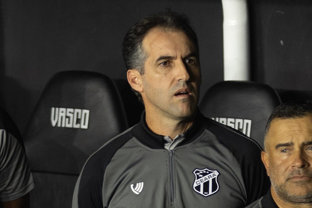 Léo Condé valoriza empate do Ceará com um jogador a menos: “Ponto importante”