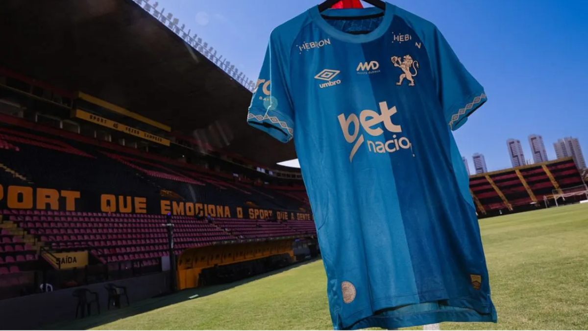 Sport celebra sucesso de vendas da nova camisa em homenagem ao Recife