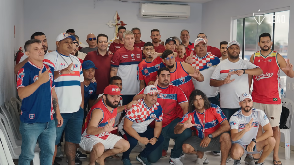 Palermo recebeu apoio das torcidas organizadas do Fortaleza no primeiro dia de trabalho 1 Palermo - Torcida - Fortaleza - Marcelo Paz - Pici