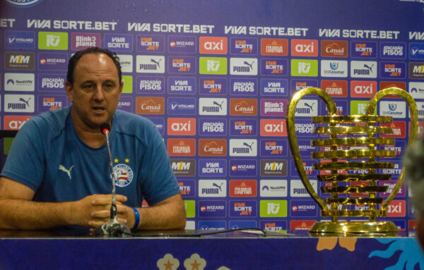 Campeão pela segunda vez no ano com o Bahia, Ceni projeta títulos nacionais pelo Esquadrão: "Meu maior sonho" 1 Rogério Ceni na coletiva de imprensa - Foto: Antonio Marzaro/NE45