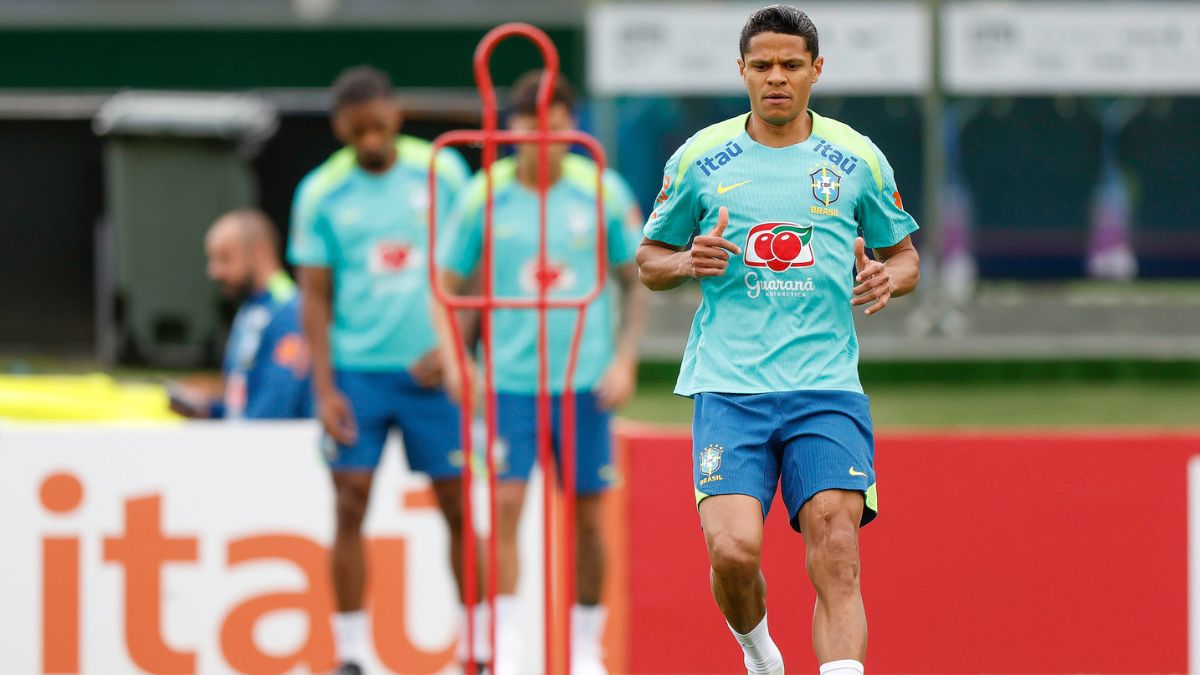 Ex-Náutico, paraibano Douglas Santos comemora volta à Seleção Brasileira 1 Douglas Santos, ex-Náutico, durante convocação para a Seleção Brasileira