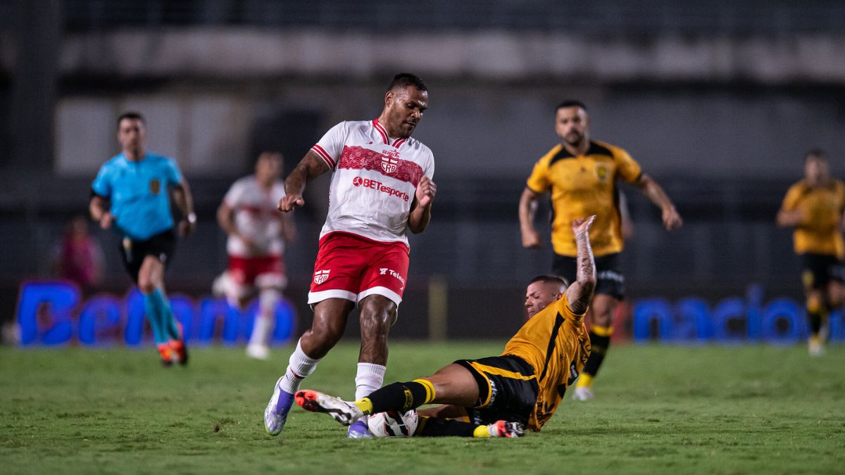 CRB x Amazonas pela Série B do Brasileirão 2025 no estádio Rei Pelé - Na foto, Mikael