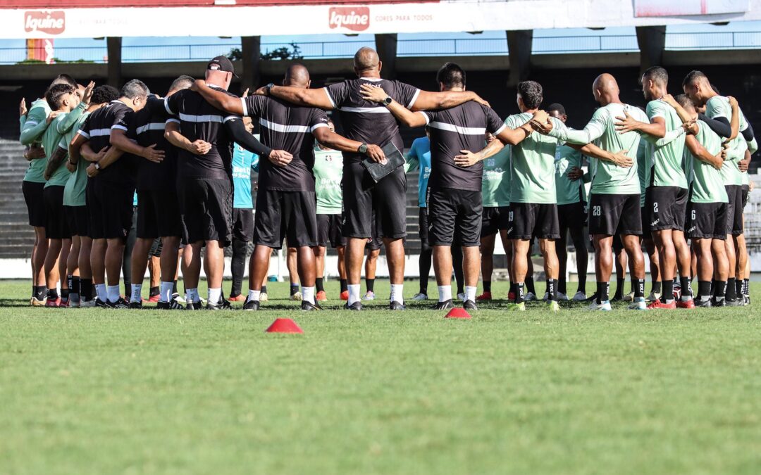 Santa Cruz relaciona 26 jogadores para jogo decisivo contra o América-RN