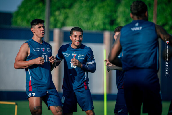Guzmán afirma estar pronto para estrear pelo Fortaleza e elogia Palermo: “Grandes ideias” 1 Adam Bareiro - Guzmán - Treino - Fortaleza