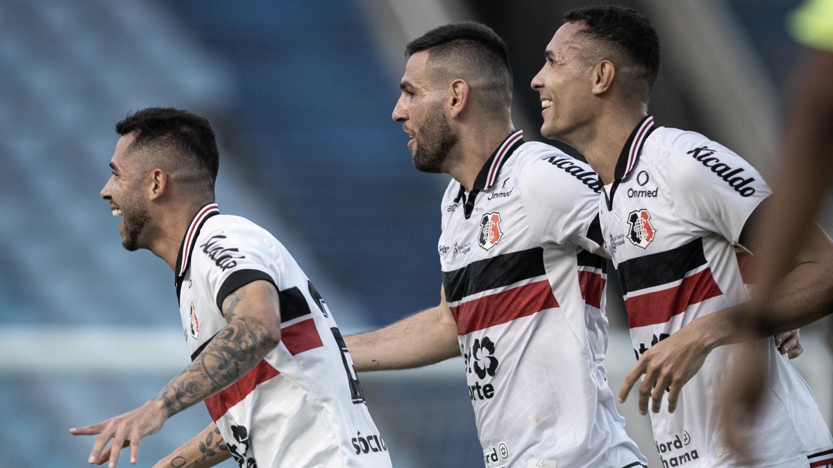 Com golaço no 2º tempo, Santa Cruz vence Maranhão e sai em vantagem na semifinal da Série D