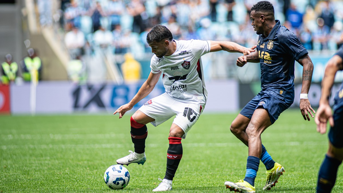 Vitória perde do Grêmio e vê aumentar distância para rivais contra o Z-4 da Série A