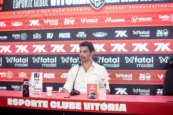 Diretor executivo de futebol do Vitória avalia janela de transferências do Leão: "Seguramente foi satisfatório" 1 Gustavo-Vieira-Executivo de Futebol-Vitória