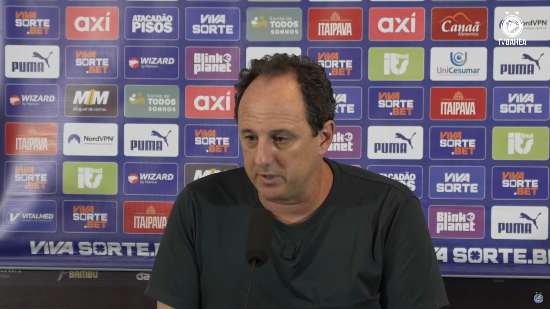 Rogério Ceni diz que Bahia foi competitivo contra o Ceará e elogia atuação do goleiro Ronaldo