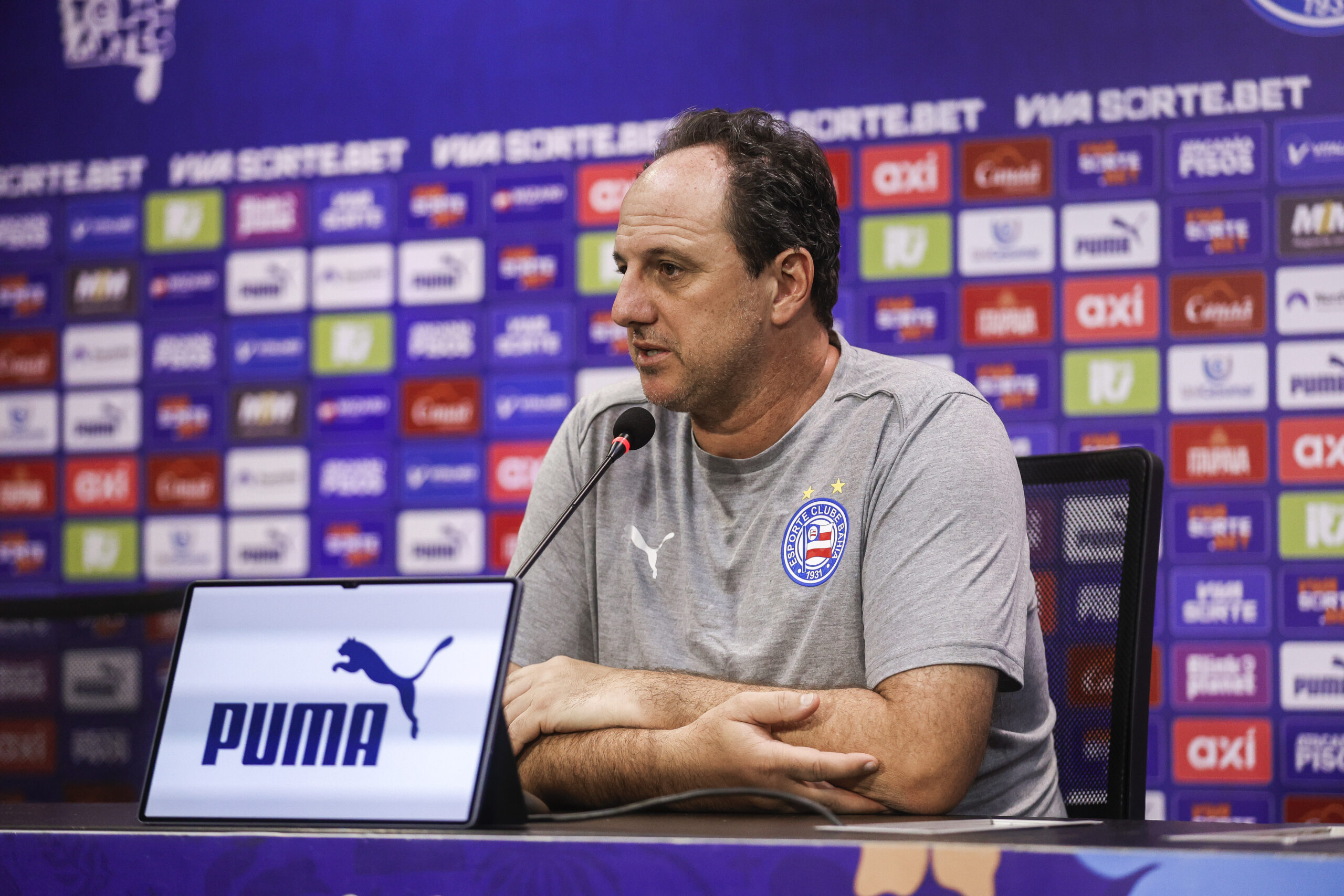 Ceni questiona decisões e detona VAR em derrota do Bahia para o Atlético-MG: “Decidiu o jogo”