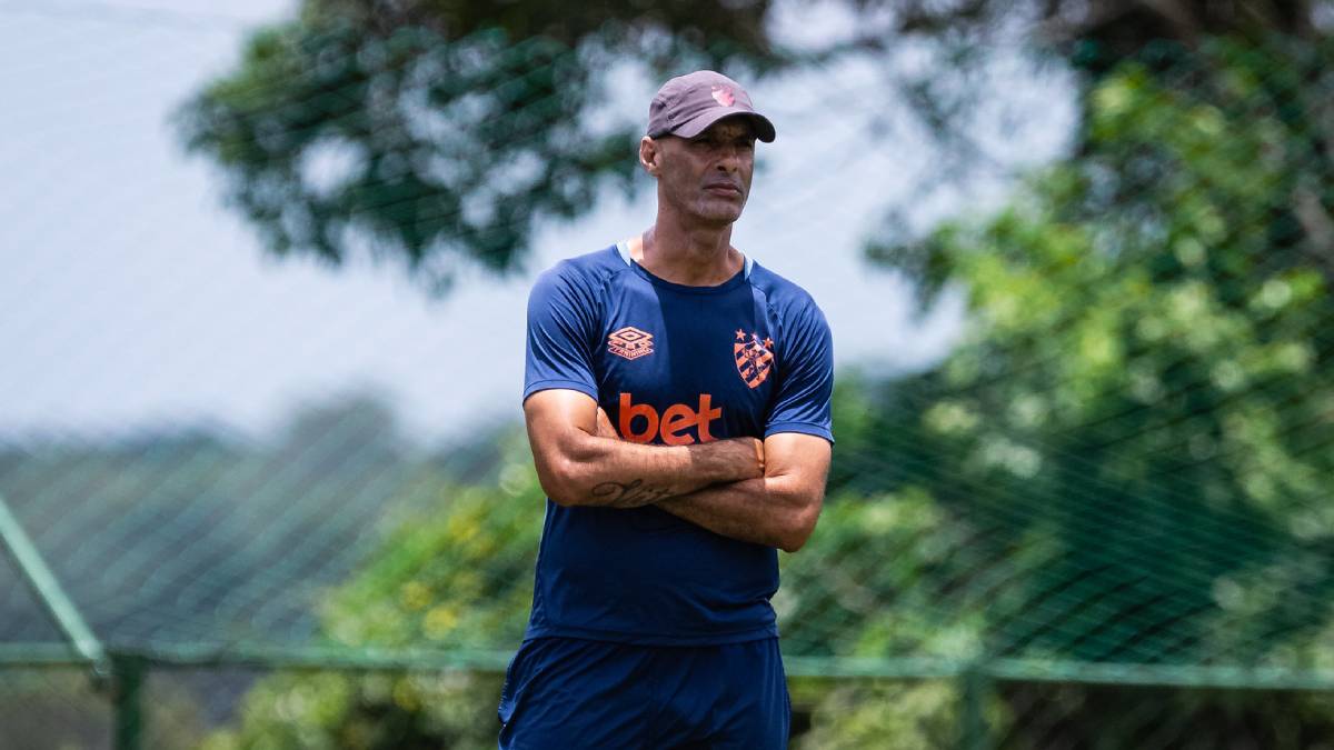 César Lucena fala sobre desafio de comandar o Sport contra o Flamengo: “Precisamos acreditar até o final”