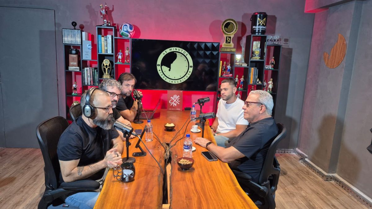 Hélio dos Anjos e Guilherme dos Anjos são entrevistados pelo Podcast 45 Minutos e falam sobre o acesso do Náutico para a Série B