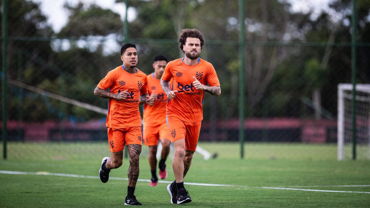 Lucas Lima volta a treinar e deve ser opção contra o Flamengo; Rivera inicia a transição