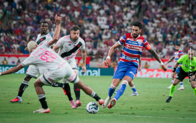Fortaleza sofre gols com um jogador a mais, para em Léo Jardim e perde para o Vasco em casa