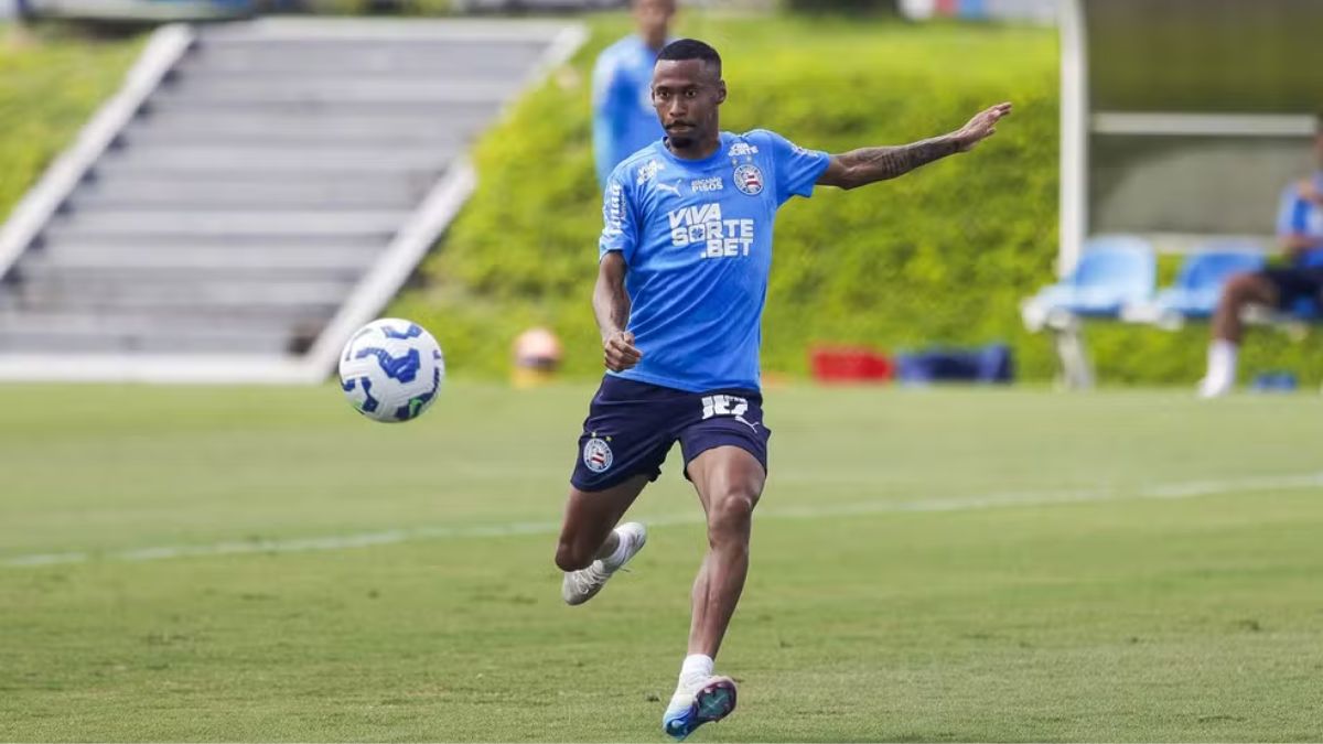 Bahia perde Ademir por suspensão.