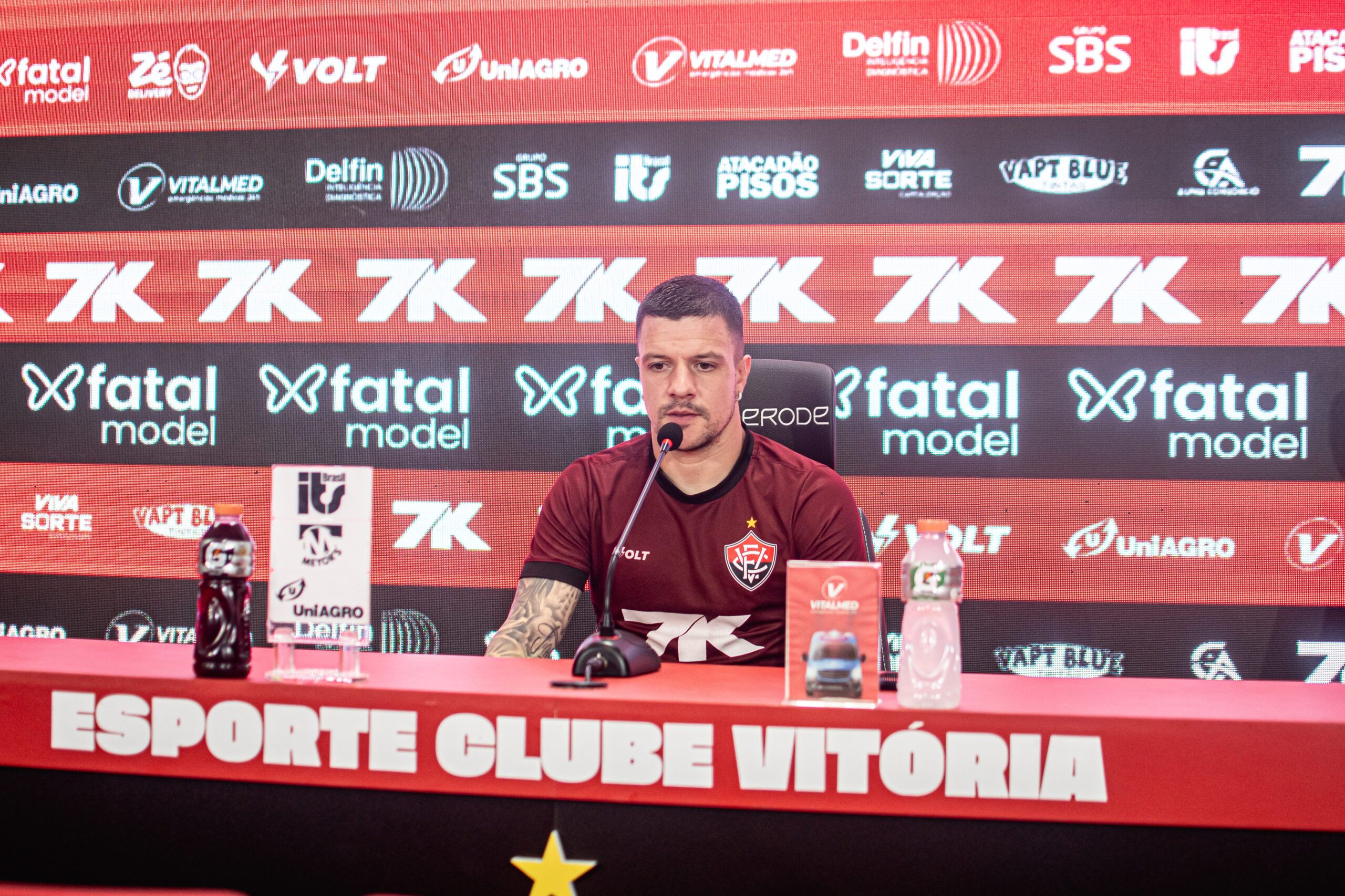 Artilheiro do Vitória, Renato Kayzer prega cautela para sair do Z-4: “Tem que pensar jogo a jogo”
