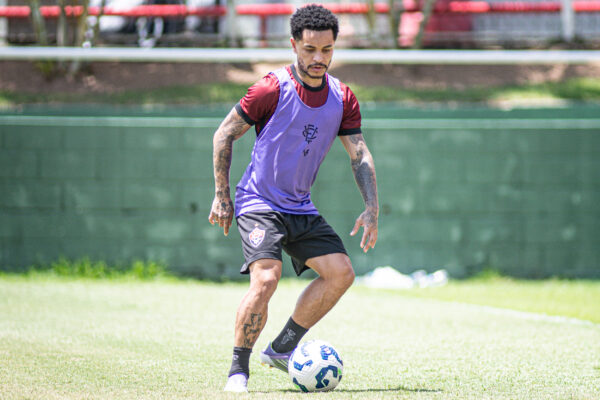 Vitória faz último treino antes do Ba-Vi; confira a provável escalação 3 Matheuzinho não participa de gols desde abril - Foto: Victor Ferreira/EC Vitória