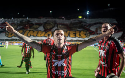 Em clássico recheado de emoção e cartões, Vitória vence Bahia e encerra tabu de 11 anos