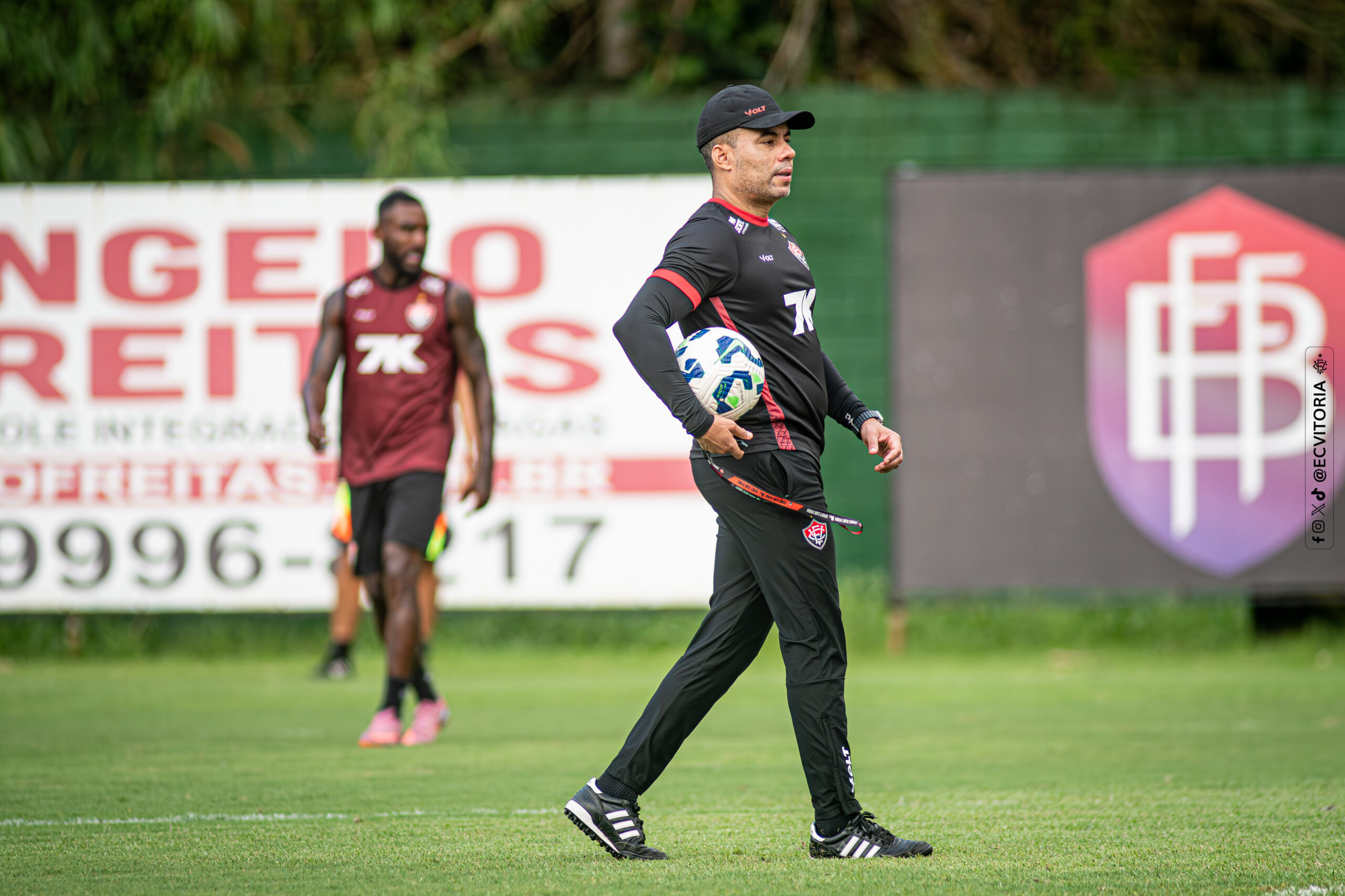 Vitória finaliza preparação para encarar o Corinthians; veja a provável escalação